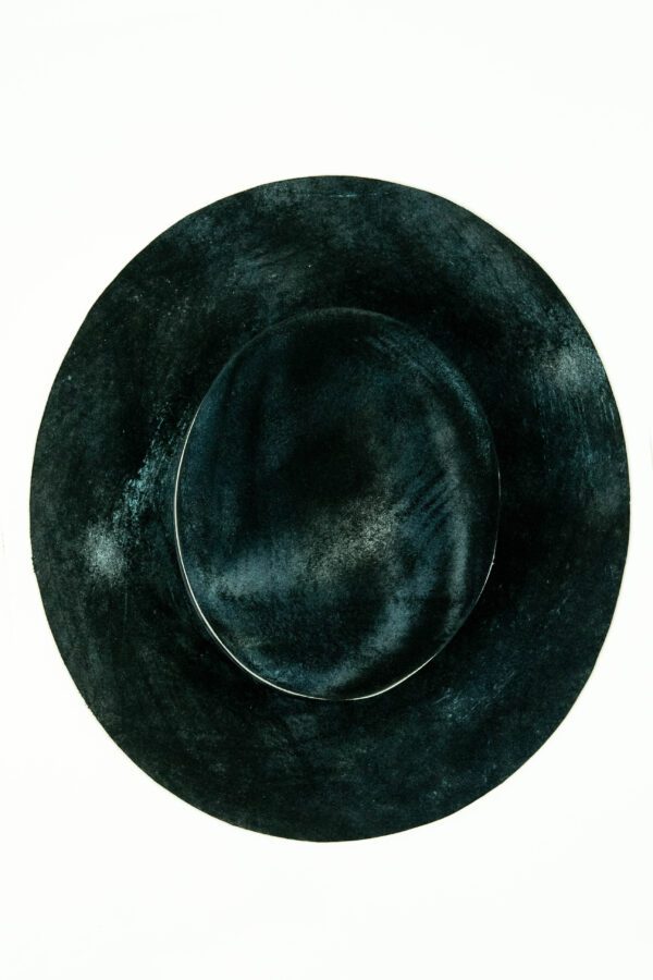 hat with color blur blue over black base